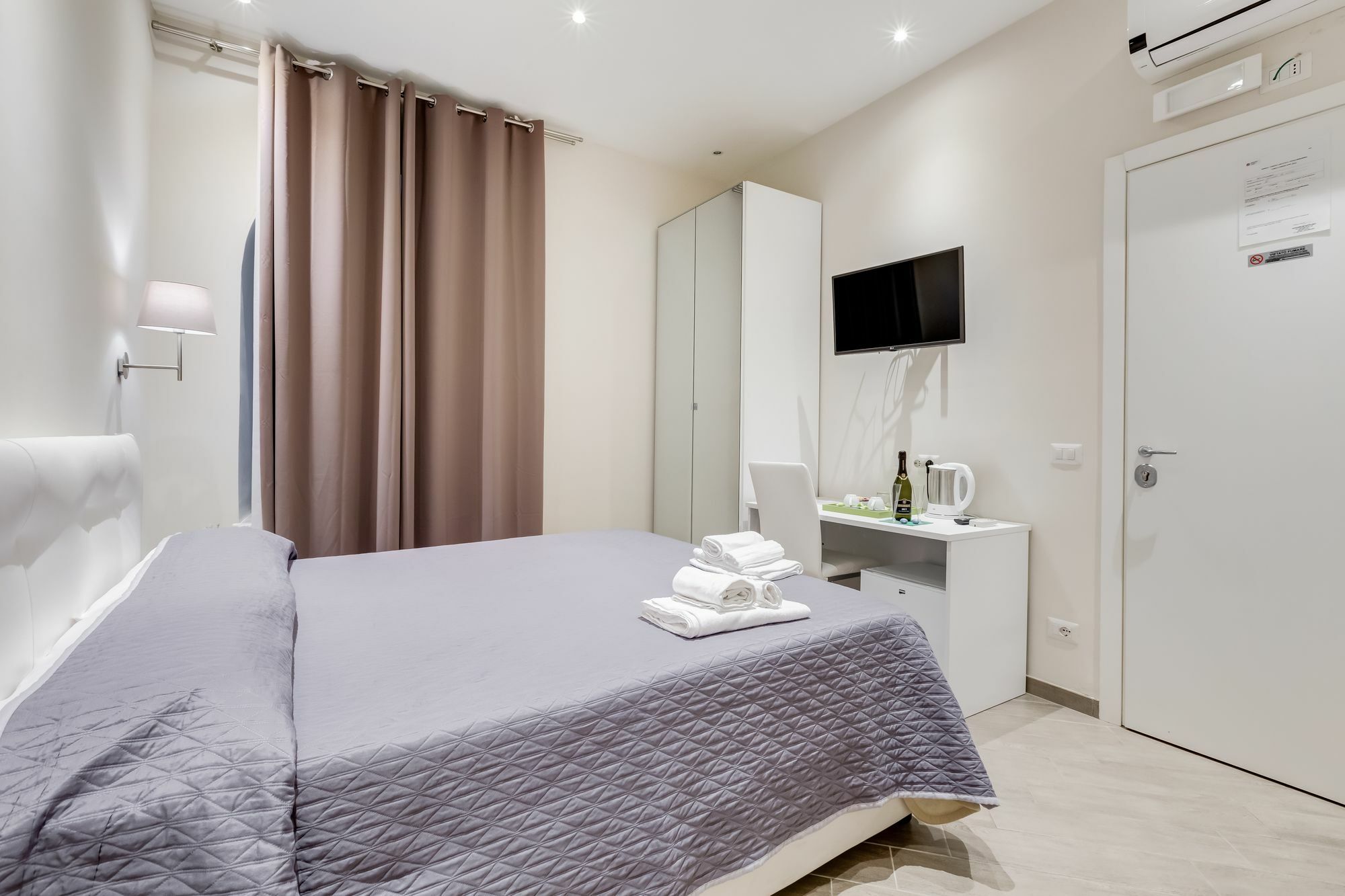 Vaticano 38 Suites Rome Exterior photo